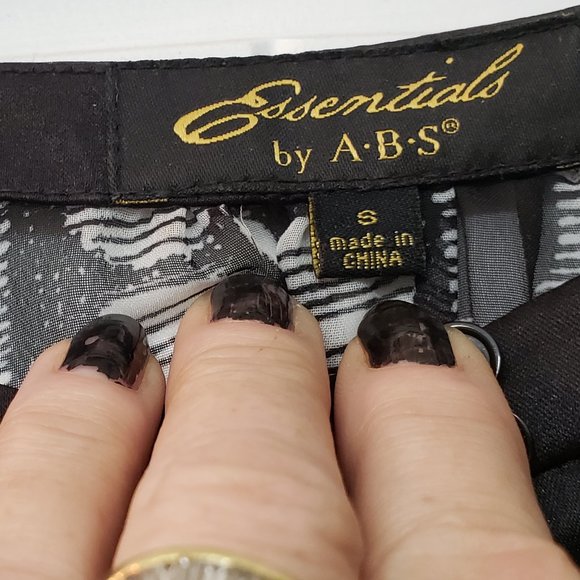 Elegant black and white print blouse - Picture 3 of 6